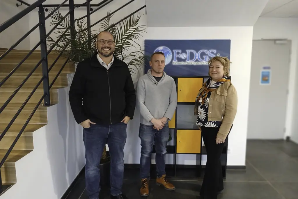 Treinamento em geradores de gás na F-DGSi: Eduardo Barbosa ao lado de Ian Dixon e Fabienne Paige